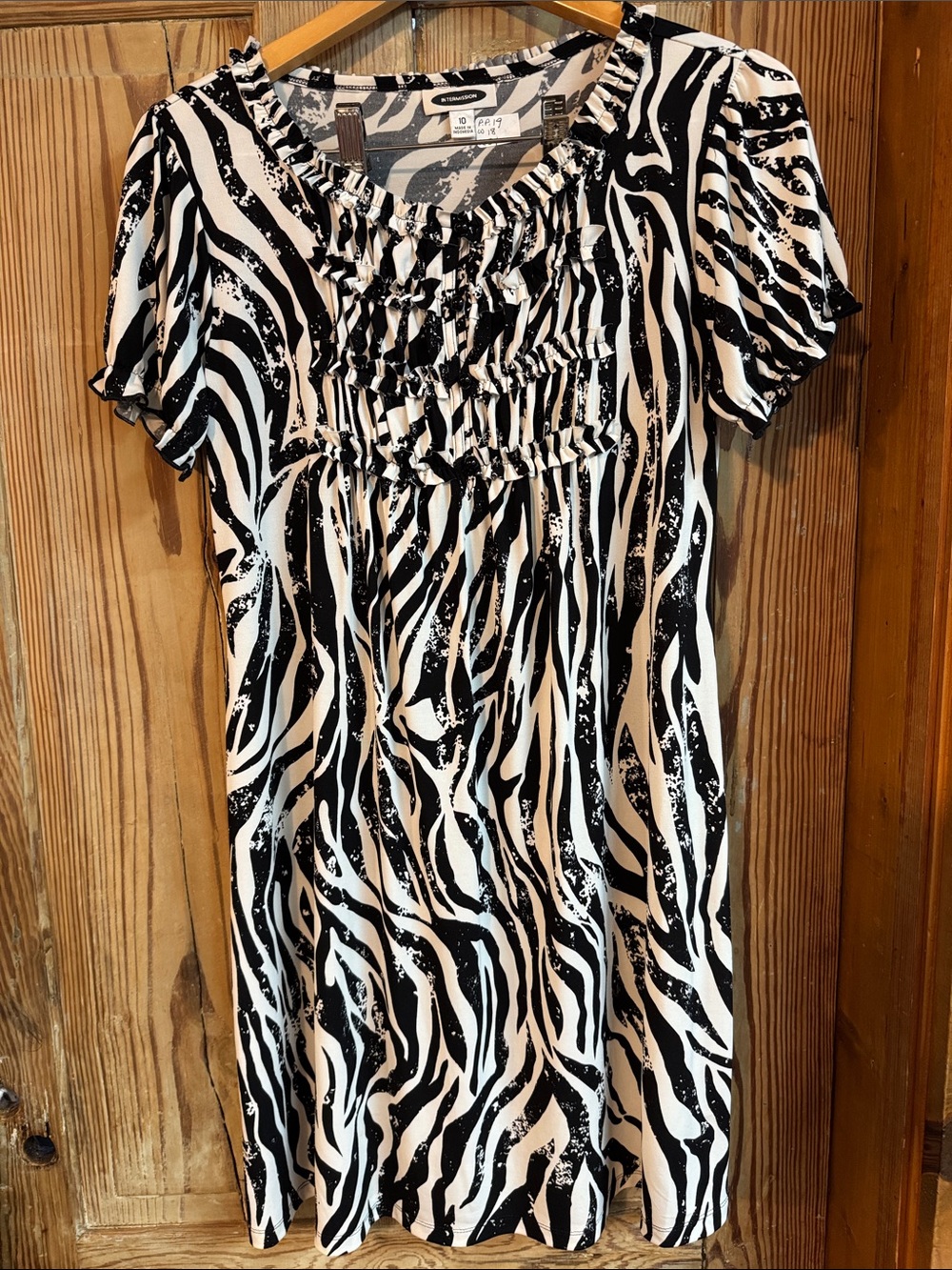 Intermission Black & White Zebra Print Short Sleeve Dress ruffle front 10